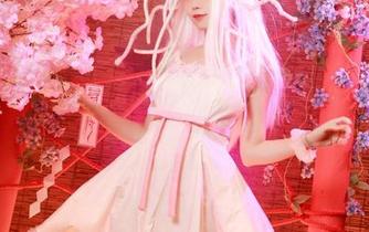 当G44不会受伤的秘书遇到写真：灰色办公桌也能有色彩！