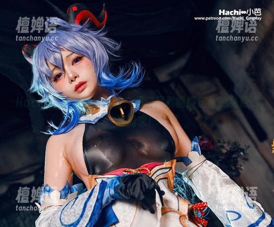 Hachi小芭的御姐头像，很容易就能搞定你的免费资源需求！