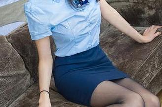 IMiss爱蜜社 – 私拍时间！Angela小热巴的牛仔裤合集，让人一秒检索出自我的时髦穿搭宝典。