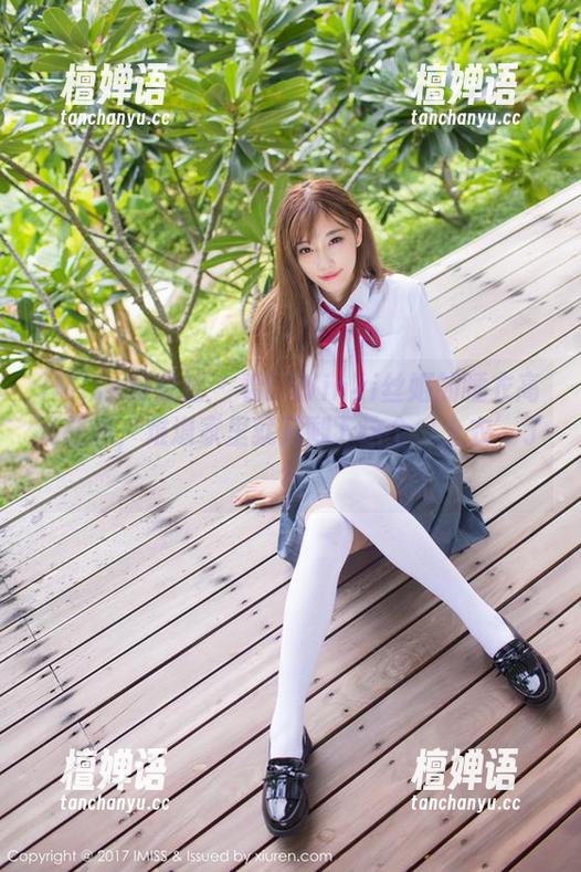 IMiss爱蜜社-Winki丝姬 IMiss爱蜜社 - 看!Winki丝姬的睡衣高清图集,难道家里就只剩下这个‘上衣’了?