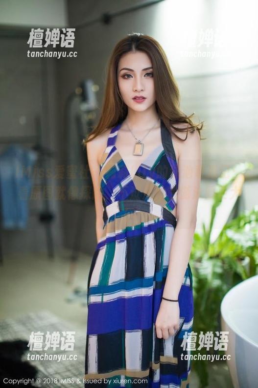 IMiss爱蜜社-莉莉Lily IMiss爱蜜社 - 莉莉Lily的泳池奇遇记:看原图就像探险,不过是她的游泳圈更大!
