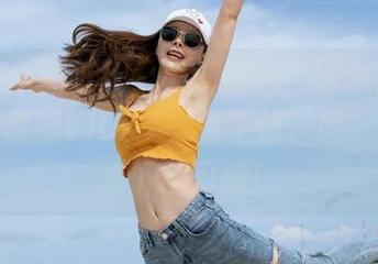 MiStar魅妍社 – 最新图包：浸泡在浴缸里的陈雅漫VICKY，信不信，她一定有个水下练习册！