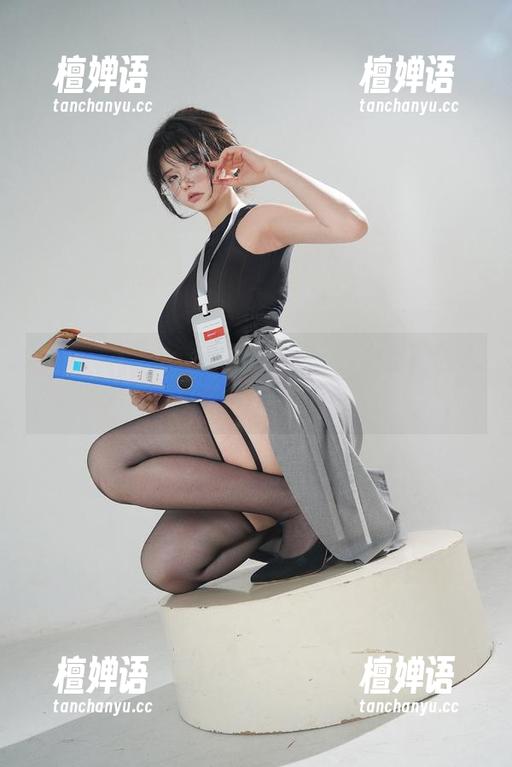 NinJa阿寨寨 NinJa阿寨寨的丝袜高清图片,有种让人一看再看的魔力;