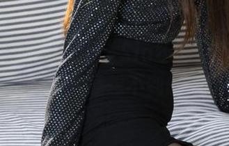 微密圈 – 免费送上“Sia不吃鱼”的美图，制服套装肉丝意想不到的搭配组合。