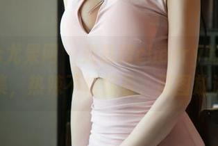 UGirls尤果网 – 刘嘉琦cherry的双人写真集，热辣不怕你看，原图放送。
