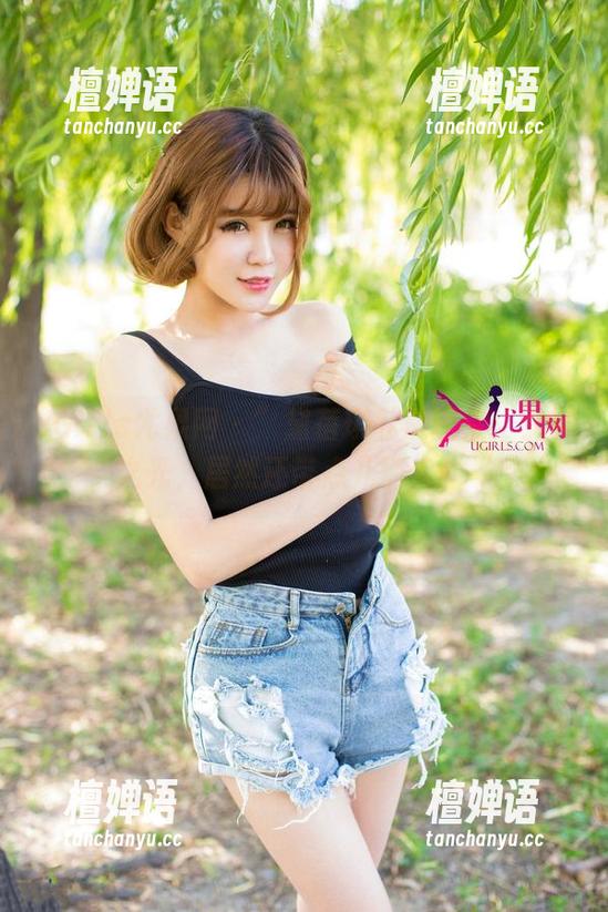 UGirls尤果网 - ”黛蓓琪私房图集：女神之光，居然还带点儿俏皮！“