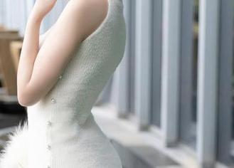 XIAOYU语画界 – 最新一组照片：冯木木LRIS与棉袜的有趣碰撞，不明所以的美学