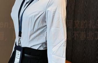 Xiuren秀人网 – 如果UU阿文的礼服可以上墙，那个壁纸估计也找不着北了。