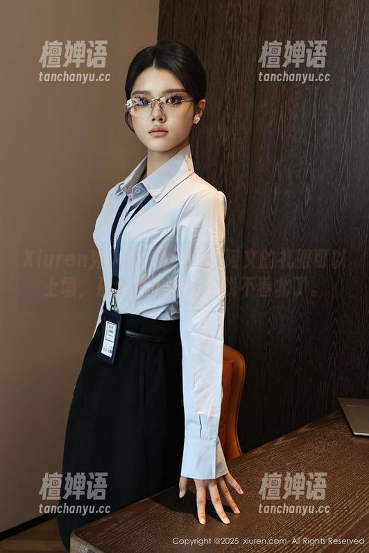 Xiuren秀人网 - 如果UU阿文的礼服可以上墙，那个壁纸估计也找不着北了。