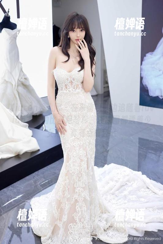 Xiuren秀人网 - 在家傍晚一边追随着luvian本能的比基尼写真，连原图都透着少女心，真有点抓狂。