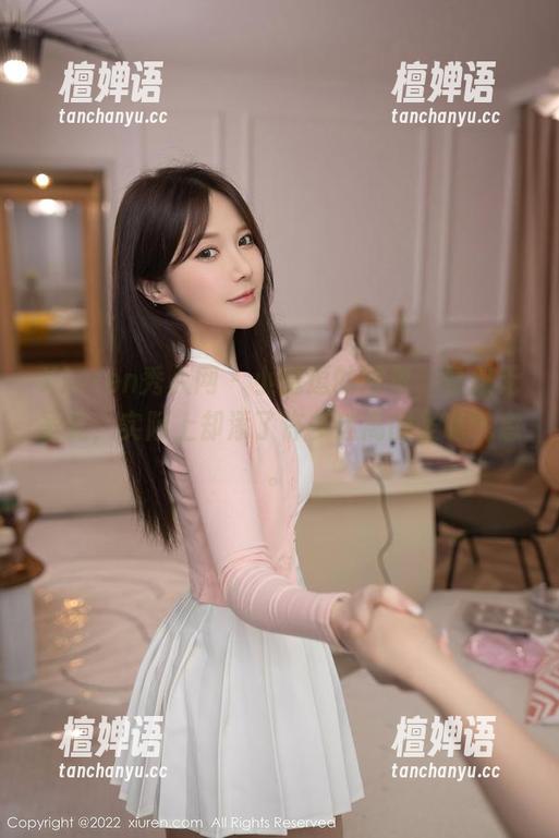 Xiuren秀人网 - 小逗逗的图包，看似无圣光，实际上却添了许多迷离的圣诞气息。