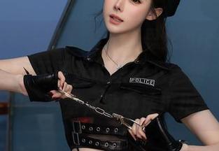 Xiuren秀人网 – 看那张思允Nice，古装中的美臀在无圣光的映衬下，果然是美图的一道景，没办法抗拒。
