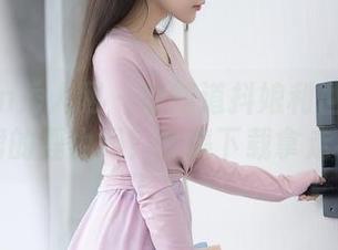 Xiuren秀人网 – 想知道抖娘利世爱上那条白裙的理由吗？全集下载拿走不谢！
