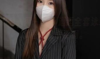 Xiuren秀人网 – 是小逗逗全套泳装写真，水面上的杀手锏。
