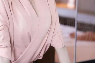 Xiuren秀人网 – 玥儿玥er的无圣光挑战：职业装也翻车，对镜子说了几句？