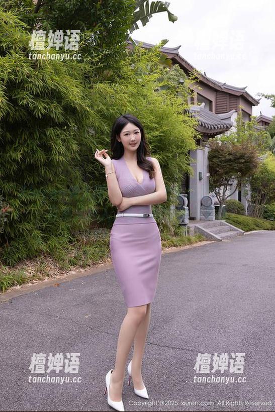 Xiuren秀人网-金幼汐Vivian Xiuren秀人网 - 短裤配上金幼汐Vivian,自然又迷人,全套内容等你下载!