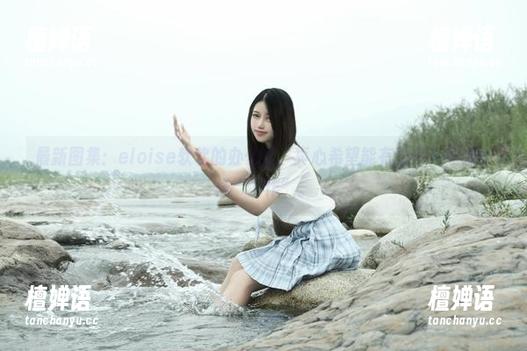 eloise软软 最新图集:eloise软软的办公室,真心希望能有更多人像她一样“工作”。