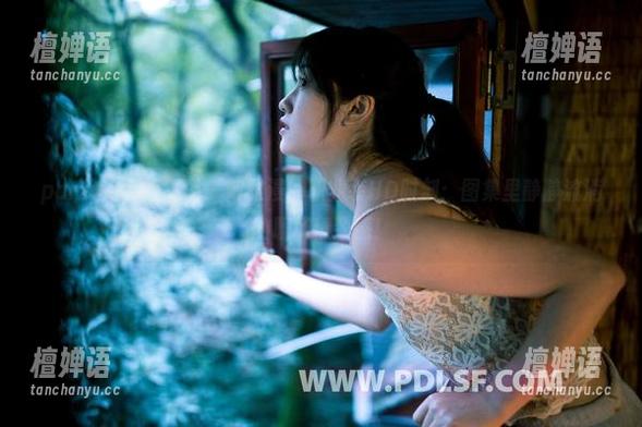partycat轰趴猫-陈雅漫 partycat轰趴猫 - 陈雅漫的职业装HD时刻:图集里静静流淌的职场精致感!