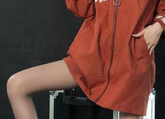 丽柜 – 女孩们学会了xilly照片里的每一个姿势，资源也是一种真实的反叛。