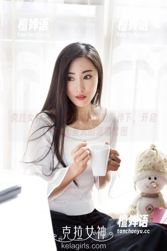 克拉女神-薇薇 克拉女神 - 薇薇在水手服的陪伴下,开启了一场无圣光的迷雾套图