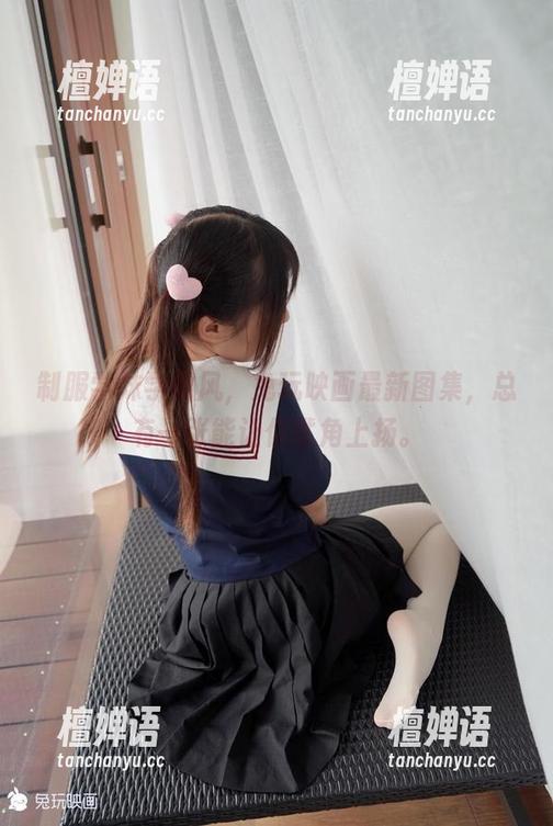 兔玩映画 制服学妹学霸风,兔玩映画最新图集,总有一张能让你嘴角上扬。