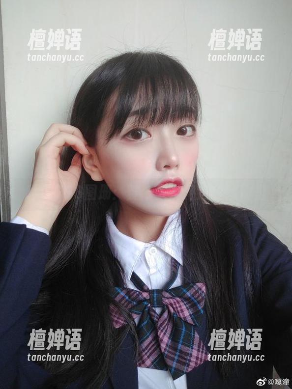 嘎潼COS图册：整个人都融进了透明里