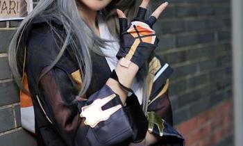 释放你的眼球：妖君白研的丝袜照片合集，像是隐藏了一些玄妙的暗示。