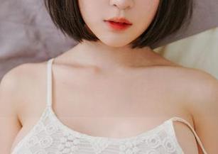 姜仁卿(강인경)的写真集里，DJAWA救救我，情绪感好神奇，但我没太搞懂…