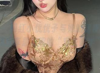 微密圈 – 网红小优优子与她的貂皮大衣，在线分享最有趣的“穿衣哲学”！
