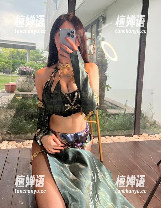 微密圈 - 小玉吃果冻勇敢尝试绑带胶衣，定制的图集中还有哪些亮点？