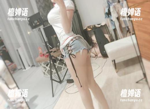 小玉吃果冻 微密圈 - 一件白背心,一条紧身牛仔短裤,小玉吃果冻在图库里的资源居然散发着这种火花?