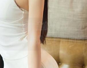 尤果网 – Abby金金的制服，不知该欣赏她的身材还是这套图的调调