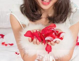 尤果网 – 在张雪馨的体操服下，有种既想细看又不想被发现的冲动，完美适合做壁纸。