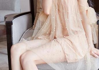 尤蜜荟 – 听说菲儿的网袜图集里有些连她自己都没发现的“亮点”，你信吗？