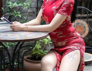 尤蜜荟 – 黄歆苑的连衣裙合集，挑战你的审美底线