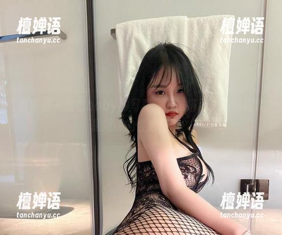 微密圈 - 张鑫baby的写真：网袜搭配，难道这就是所谓的性感课本？