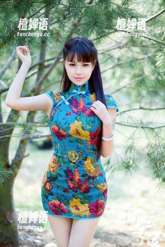 推女郎 - 这条裙子太好看了！Rita高清连衣裙等你下载