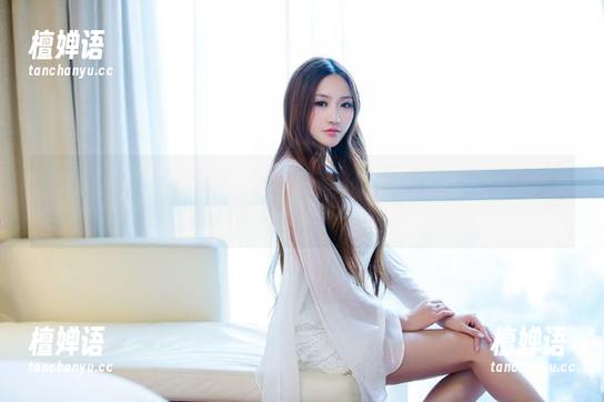 推女郎 - 何何夕的美脚，不仅仅是分享，还是种艺术审美吗？好想去多看烧脑一点的，嘻嘻。