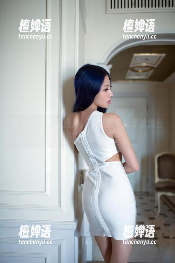 推女郎 - 这组图片，看来是专为谭冰的长腿定制的吧