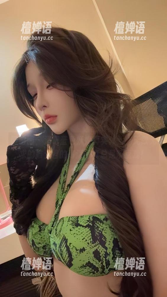 微密圈 - 酒吧蓝色妖姬真实体验，无欲无求的推土君的高清写真总是带点戏！
