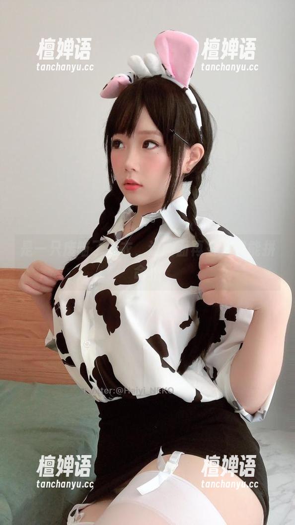 是一只废喵了 是一只废喵了泳衣,这画面再丑也只能拼命拍