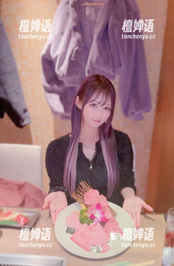 办公室与cos的完美结合，月城委员会来分享她的“职场生存记”。