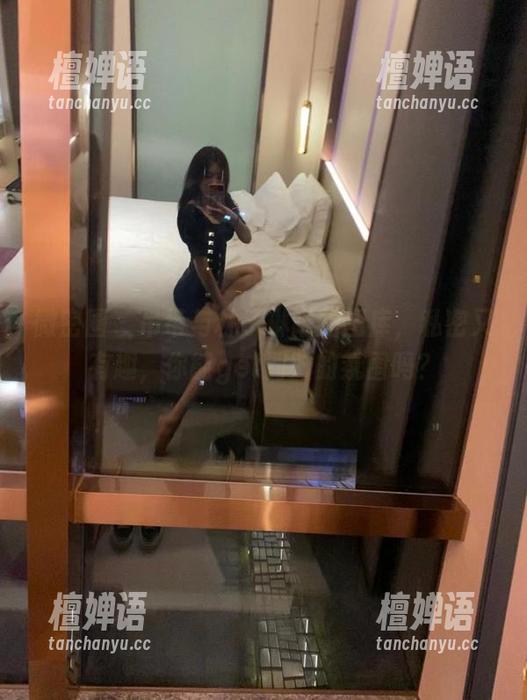 微密圈 - 吊带与林子琳喵的图库，私密又有趣，你能get到对的氛围吗？