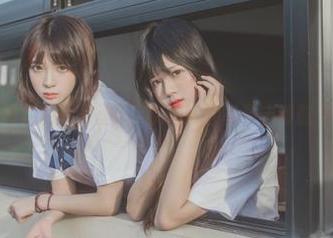 最后的图片里，桜桃喵修女享受宁静时光