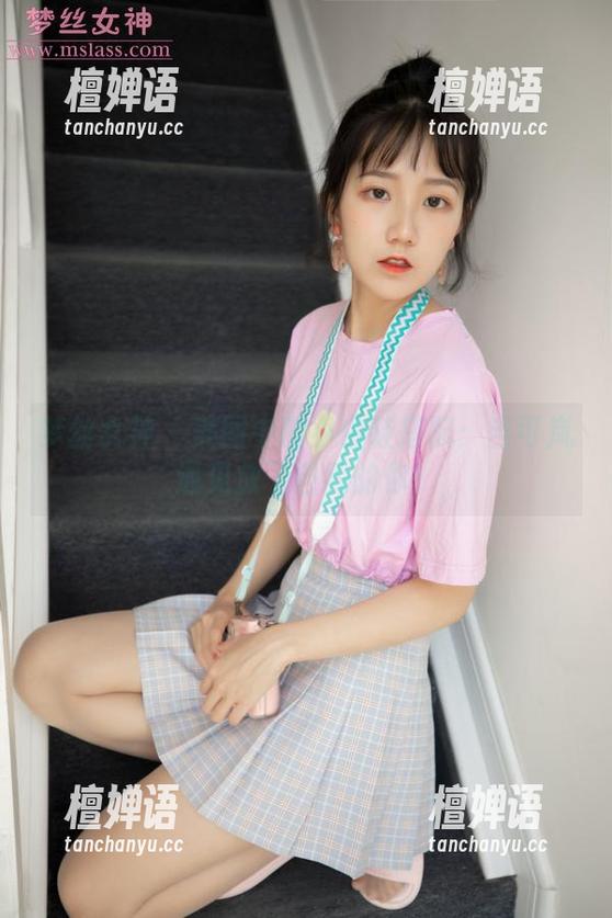 梦丝女神 - 美图中的小白鞋搭配：当可岚遇见放飞自我的你！
