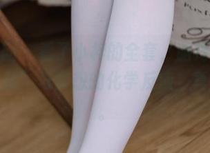森萝财团 – 看了小梓的全套，脑海里回旋着“女孩”与梦想的化学反应，真是有趣。