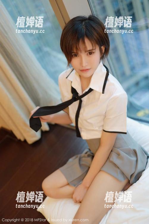 模范学院-人间荒糖 模范学院 - 人间荒糖的旗袍合集,真想问问她都是从哪里找的这些款哦!