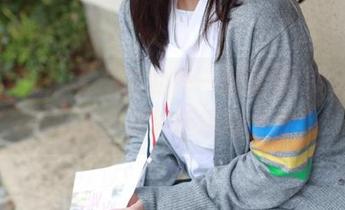 模范学院 – 套图里的每一张程程CC，短裤搭配出的那种随意的个性。