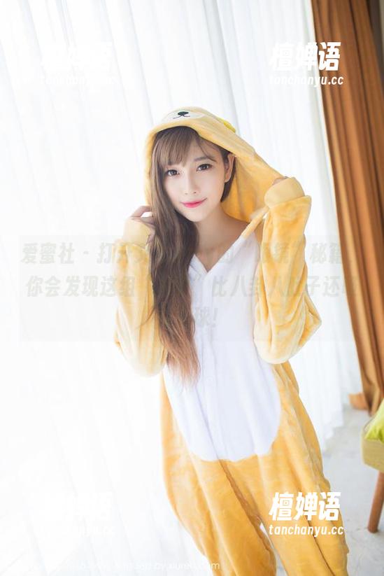 爱蜜社-艾米Amy 爱蜜社 - 打开艾米Amy的“眼镜”秘籍,你会发现这组“写真”比八卦八肚子还吸引眼球!