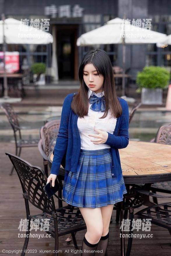 秀人网 - 经过深思熟虑，决定下载Candy糖糖的圣诞写真，人生大事啊！